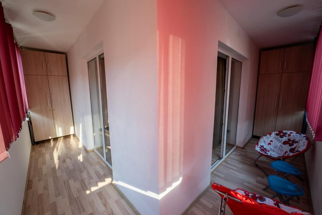 Quiet 3-Room Apt - 2 Parking Spaces - 5 Min Bus Floreşti Eksteriør billede